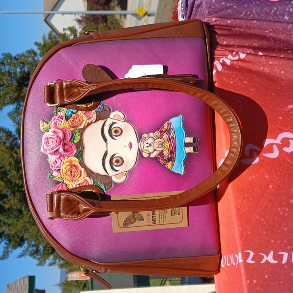 Leather handbag